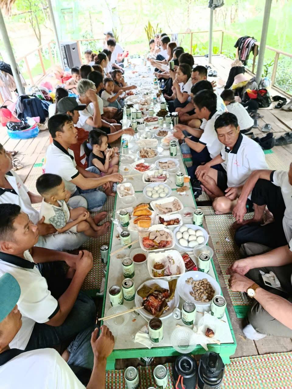 Ăn trưa ở Sơn Kiều: gợi ý đặt món cho gia đình và nhóm đông